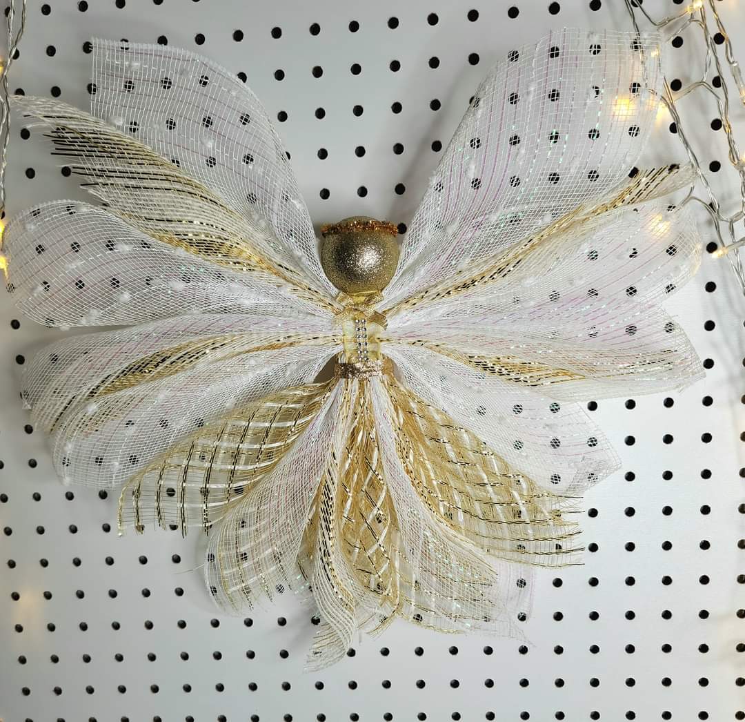 Angel wall decor